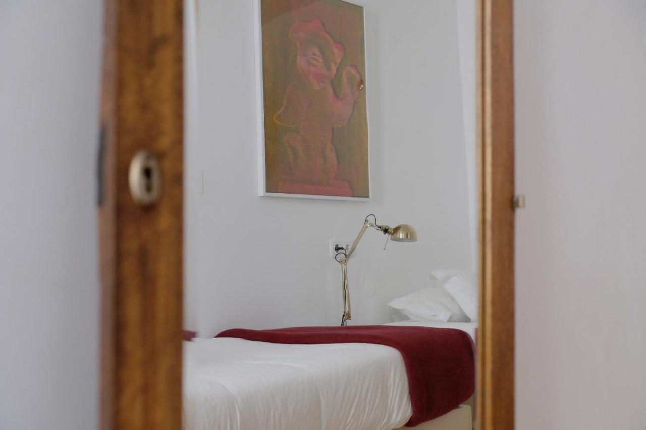 Hostal Poets *