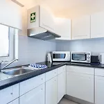 Mariners - Bright And Stylish Apartment - Walk To The Beach