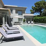 Charming Exceptional Golf Villa In Algarve