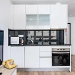 T2 Tiles Apartment Estoril