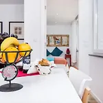 T2 Tiles Apartment Estoril