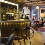 Browns Central Hotel