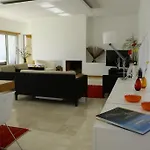 Villa L