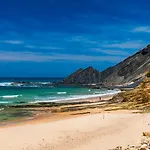 A Tarambola - Walking Distance To Monte Clerigo And Amoreira Beaches