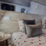 Main Avenue Albufeira, Walk To Beach, Old Town, Shooping, Top Location