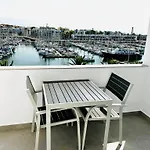 Studio Apt With Spectacular Views Of Lagos Marina