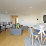 B19 - Marina Bay Apartment