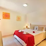 Jardim Da Meia Praia Resort