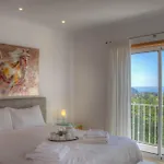 Villa Montanha, Luxury Coastal Villa, With Swimming Pool, Loungers And Alfresco Dining, 10 Min Walk To The Beautiful Praia Da Luz Beach, Shops, Bars And Restaurants!