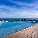 Panoramic E Apartment - Rooftop Pool & Sea View