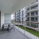 Bayline - Beachfront Pool And Spa Sargo By Bedzy