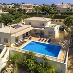 Villa Povo Do Burro, Beautiful And Elegant Villa, Few Minutes Walk To Resort Centre