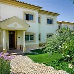 Luz Casas- 44 Fairview Village Boavista
