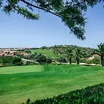 Luz Casas- 44 Fairview Village Boavista