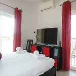 C04 - Pool View 3 Bed Apartment