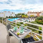 Cabanas Beach House - Pool View