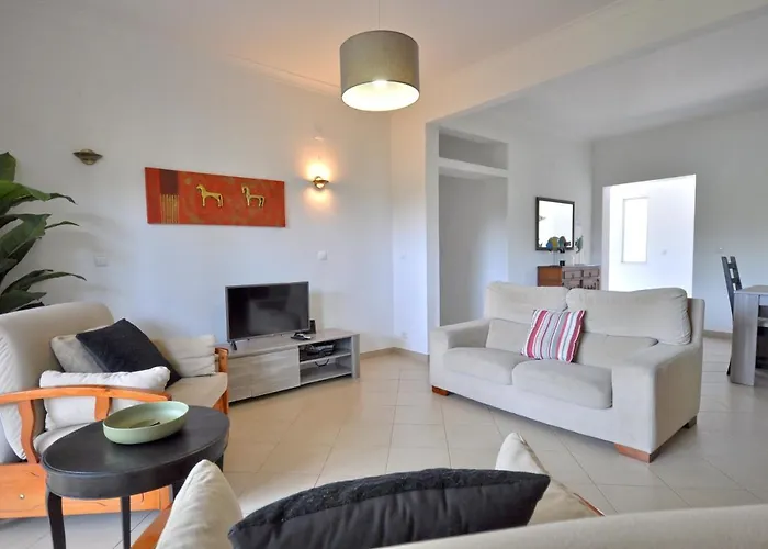 Delightful Single-Storey Villa, Private Pool, Free Air Conditioning And Wifi