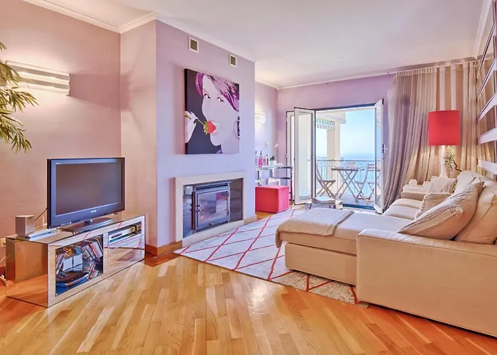 Sea Front Family Apartment
