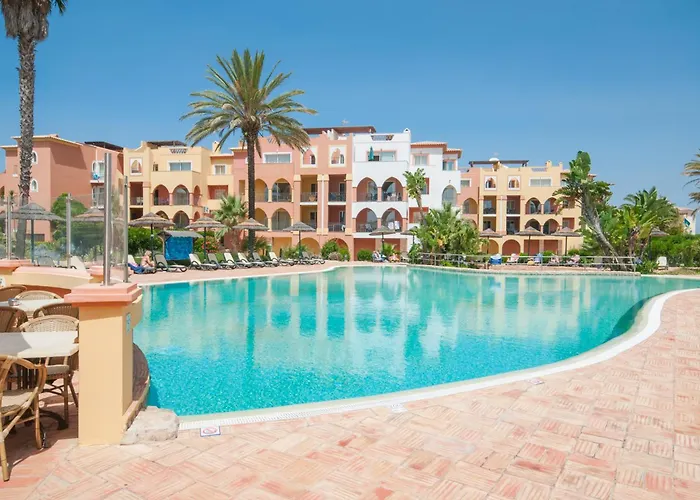 Jardim Da Meia Praia Resort