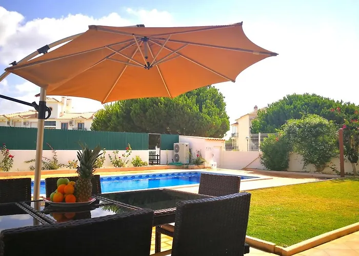 6 Bedroom Villa Brady Private With Pool And Garden