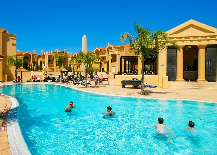 Luxury 3-Bedroom Apartment At High-End Praia Da Luz
