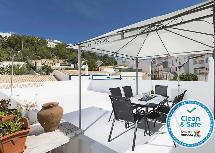 Downtown Albufeira Beach Apartment