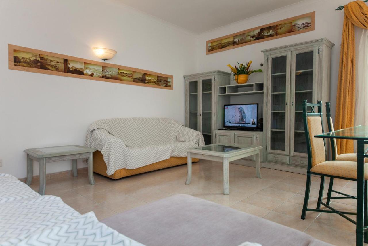 C03 - Avenue Backstreet Flat Apartment