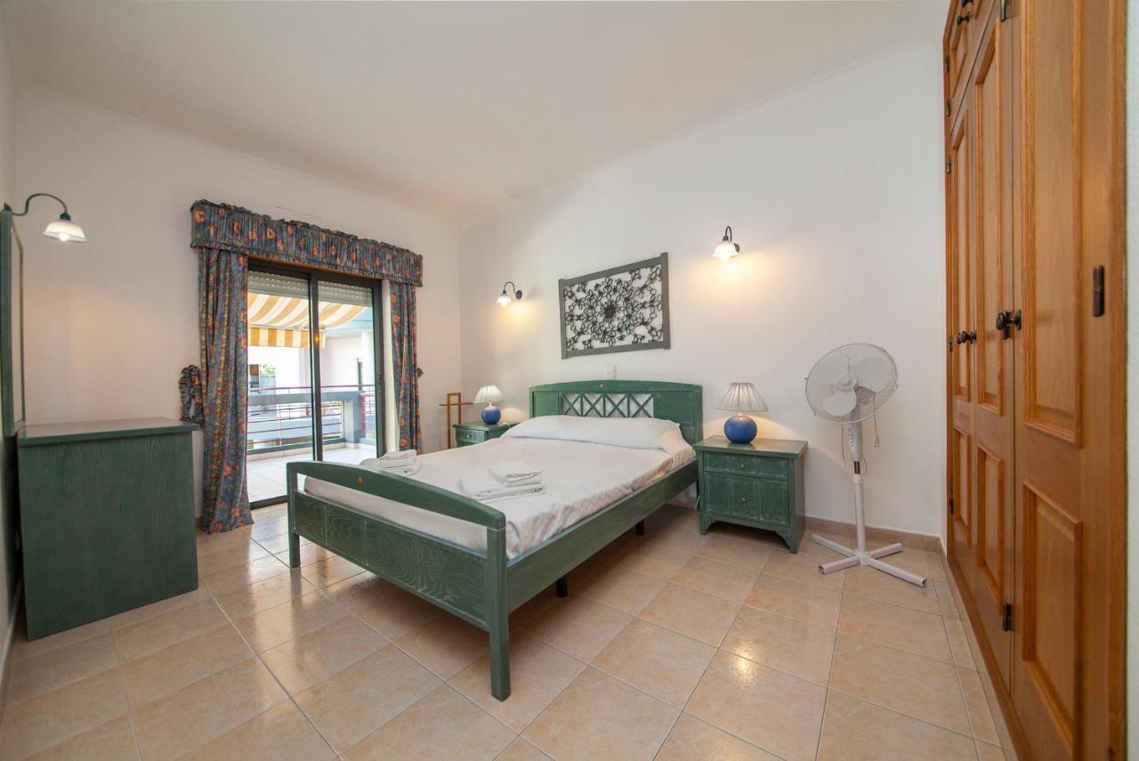 C03 - Avenue Backstreet Flat Apartment