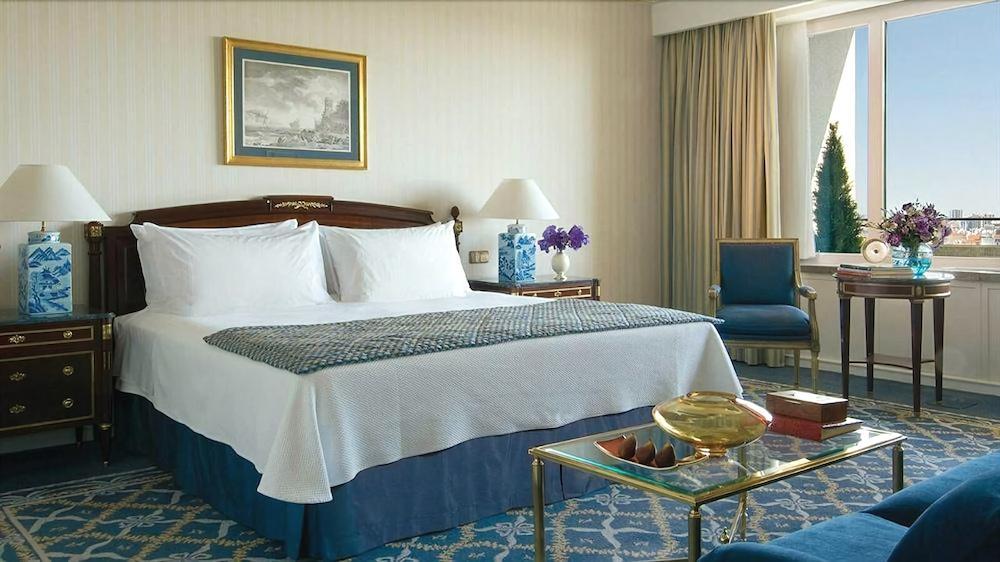 Four Seasons Ritz Hotel