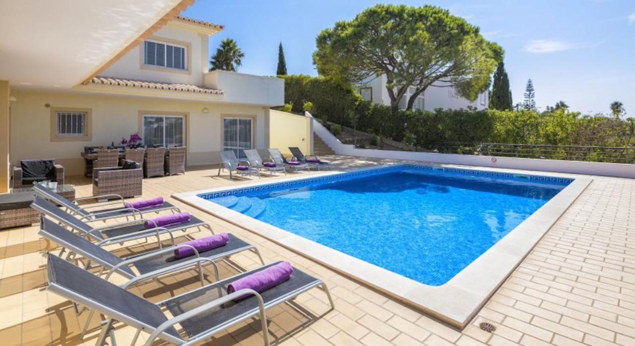 Villa Povo Do Burro, Beautiful And Elegant Villa, Few Minutes Walk To Resort Centre *