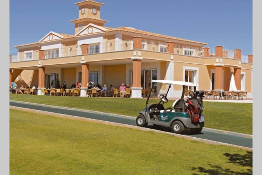 Luxury With Free Use Of Pool, Gym And Lagos