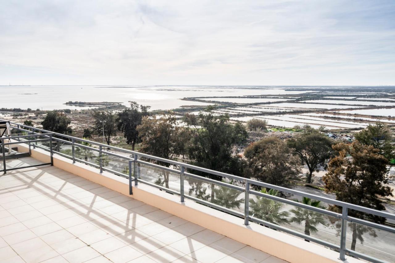 Oceanfront: Luxury Spectacular Sea Views And Pool Apartamento Olhão