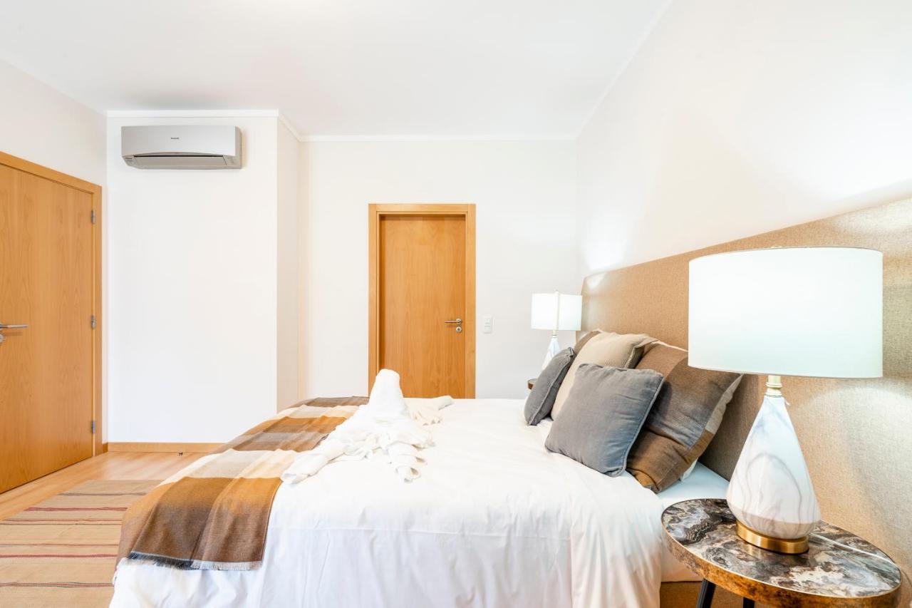 Oceanfront: Luxury Spectacular Sea Views And Pool Apartamento Olhão