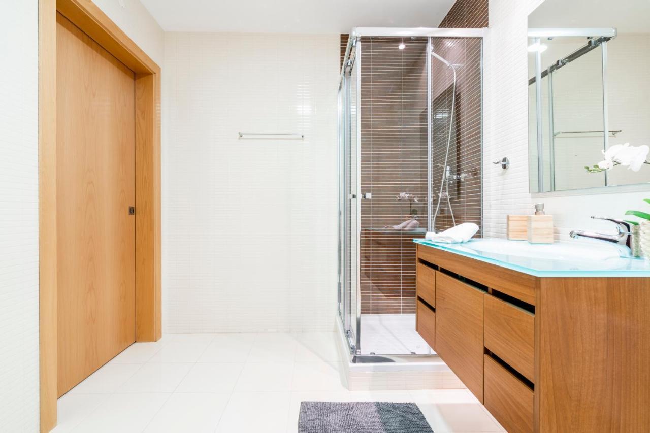 Oceanfront: Luxury Spectacular Sea Views And Pool Apartamento Olhão