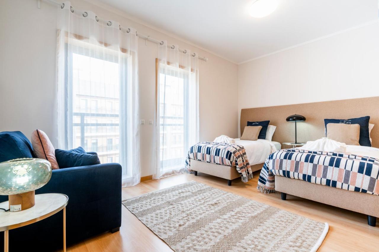 Oceanfront: Luxury Spectacular Sea Views And Pool Apartamento Olhão