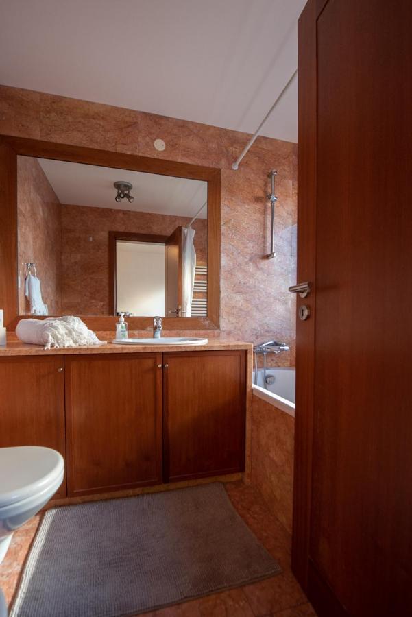 Em Com Piscina Apartment *