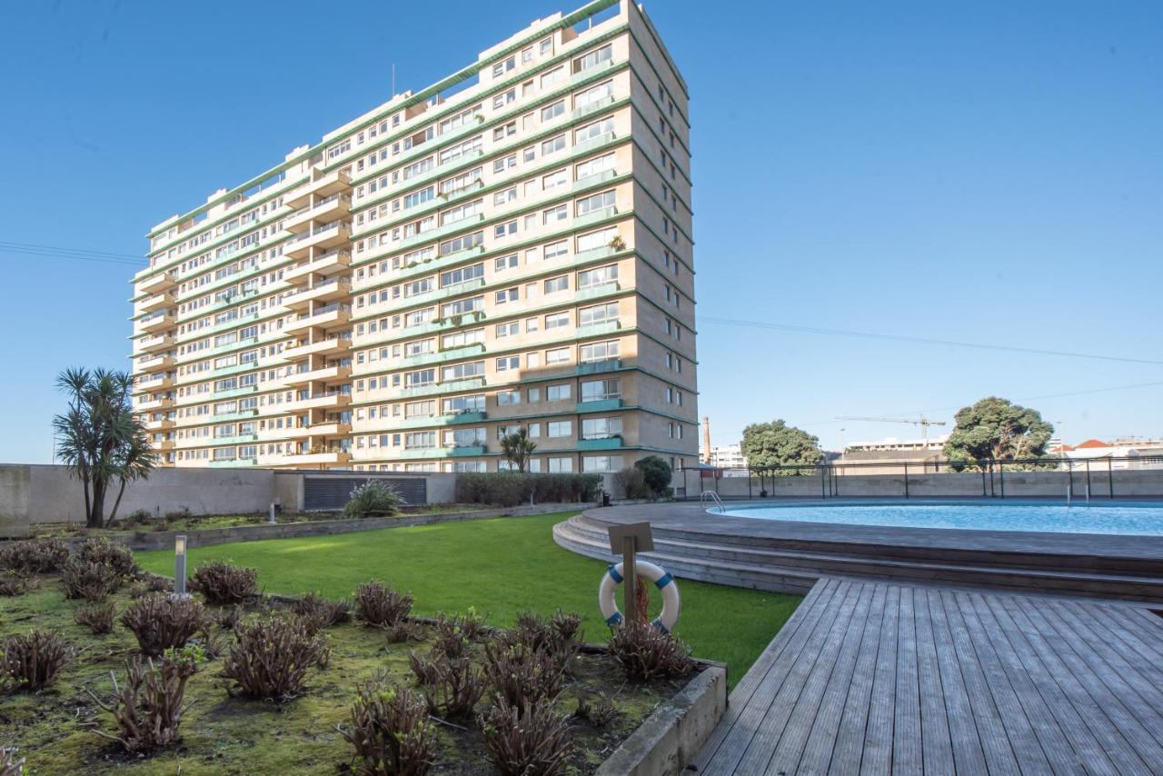 Em Com Piscina Matosinhos (Porto)