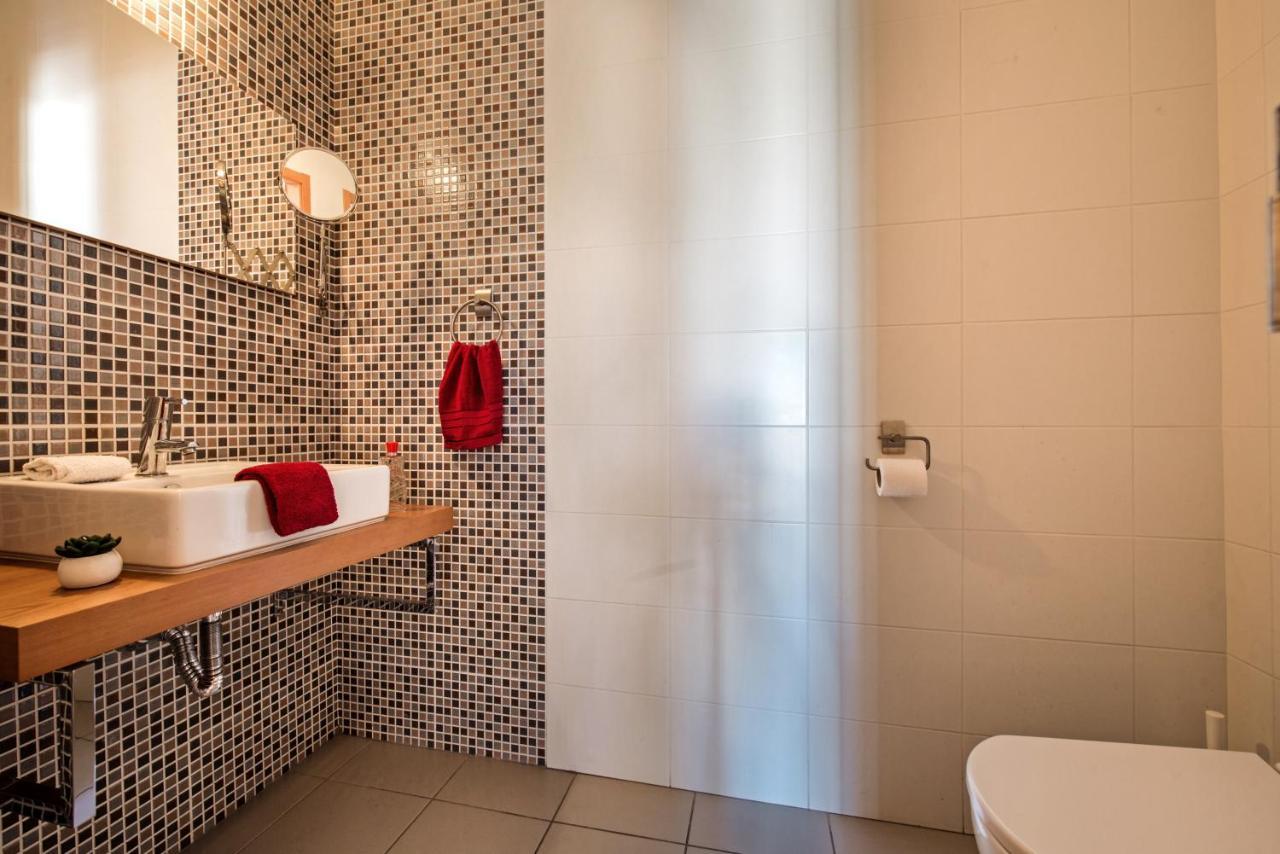Flora Apartment *