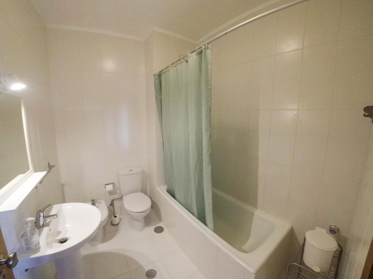Spacious 2-bedroom At Da Rocha Apartment Portimao