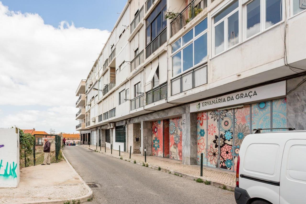 Apartamento Stroll To Coffee Shops Near A Renovated Hillside In Graca *