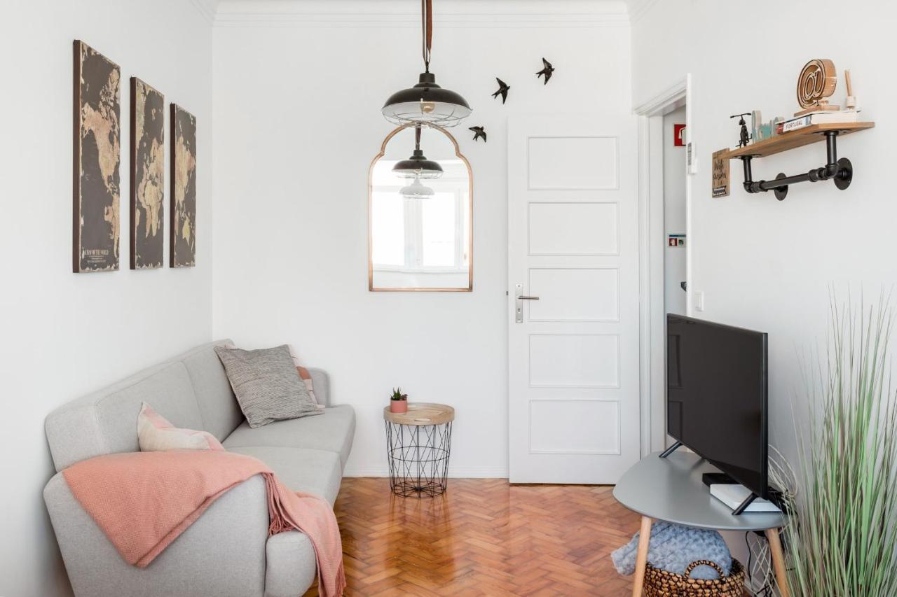 Apartamento Stroll To Coffee Shops Near A Renovated Hillside In Graca