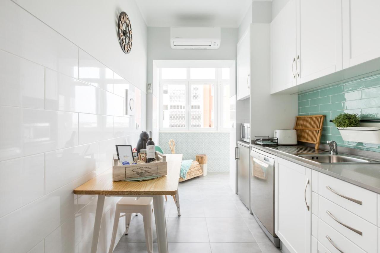 Apartamento Stroll To Coffee Shops Near A Renovated Hillside In Graca