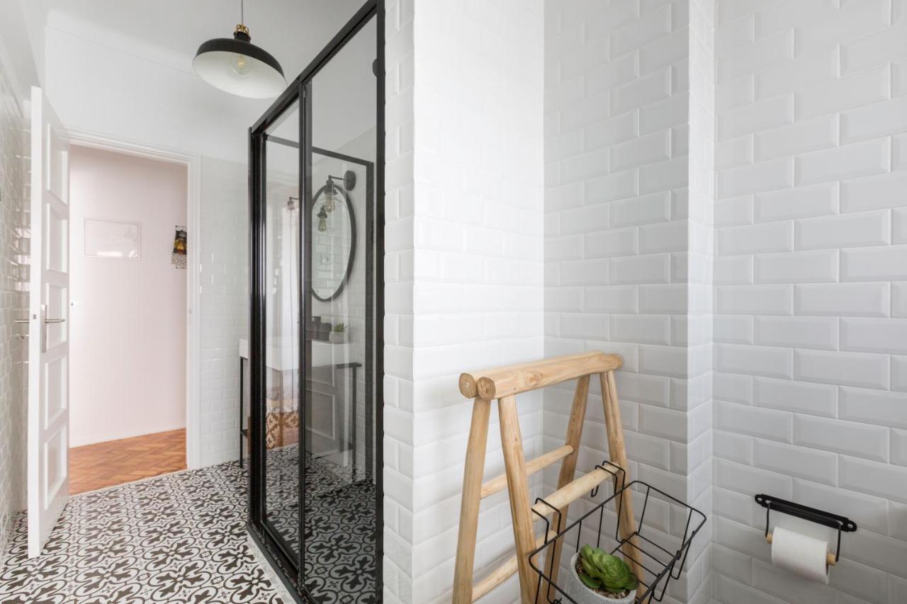 Apartamento Stroll To Coffee Shops Near A Renovated Hillside In Graca