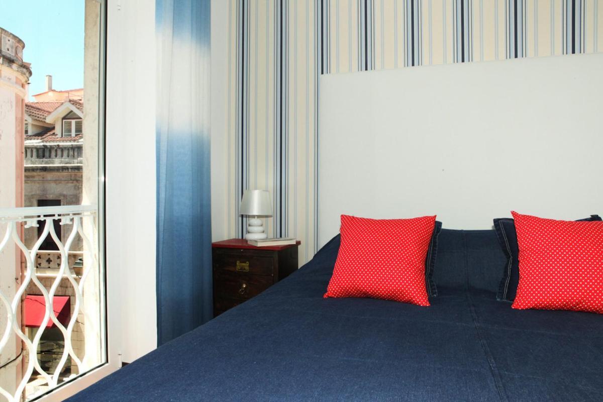 Apartment Fashionable And Modern -