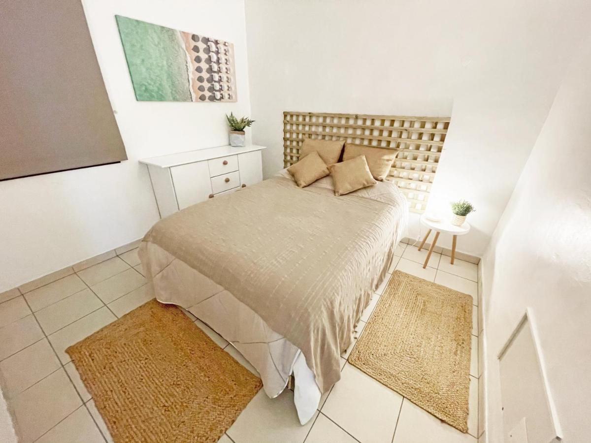Beachfront Oura - 100m Beach, Seaview, Garage, 300m Strip * Albufeira