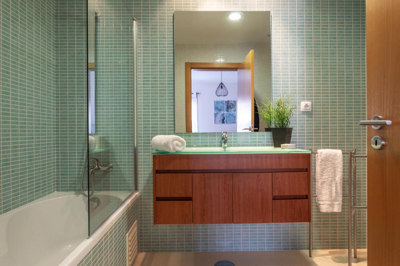 Privilege Benet With Rooftop Pool, Village Marina -