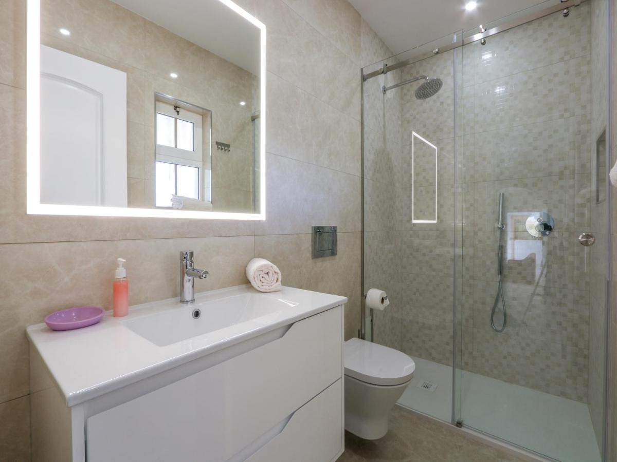 Luxury Pescadinha Near Beach, Villa Albufeira