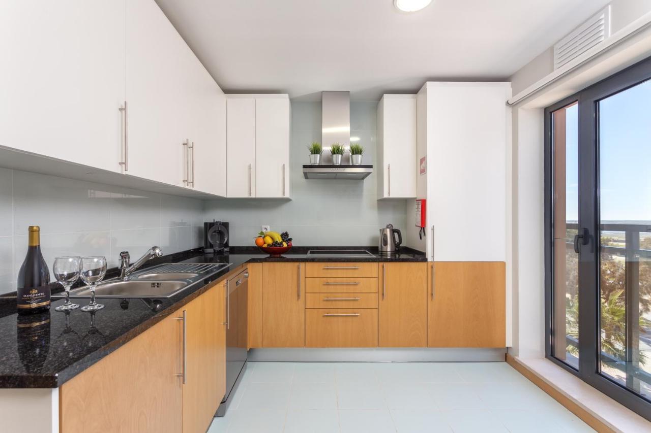 Apartment Privilege Folha De Louro With Rooftop Pool, Village Marina - Olhao
