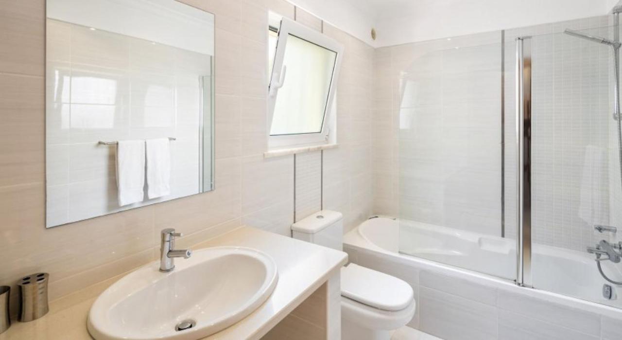 Villa Povo Do Burro, Beautiful And Elegant Villa, Few Minutes Walk To Resort Centre Villa *