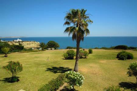Ocean Facing At Senhora Da Rocha * Porches (Algarve)